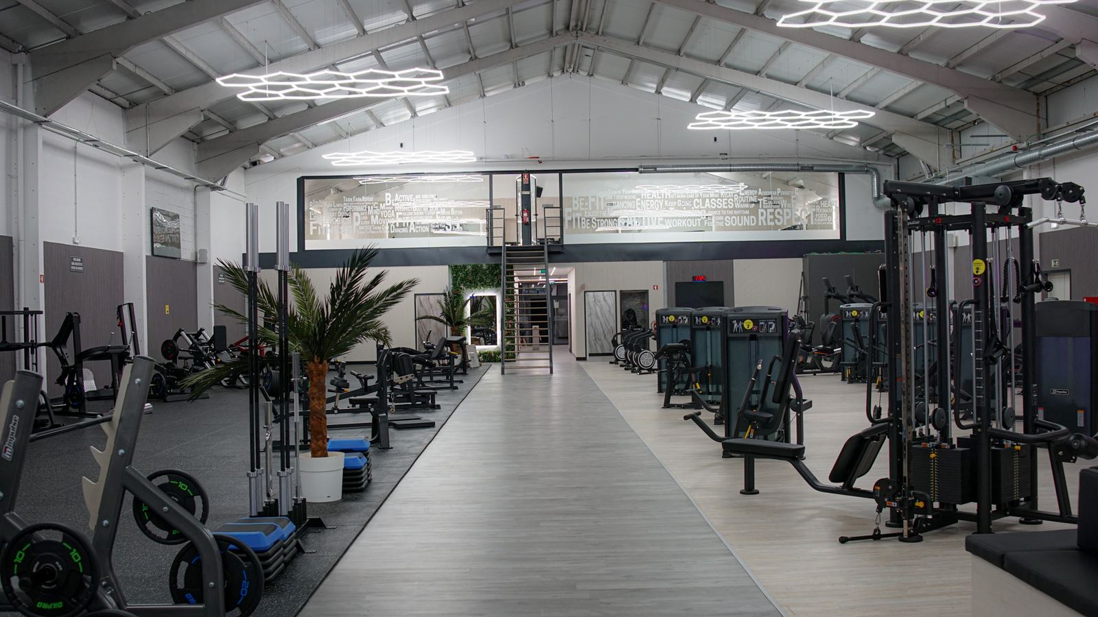 Zona de musculação do Be-Fit S. Mamede de Infesta